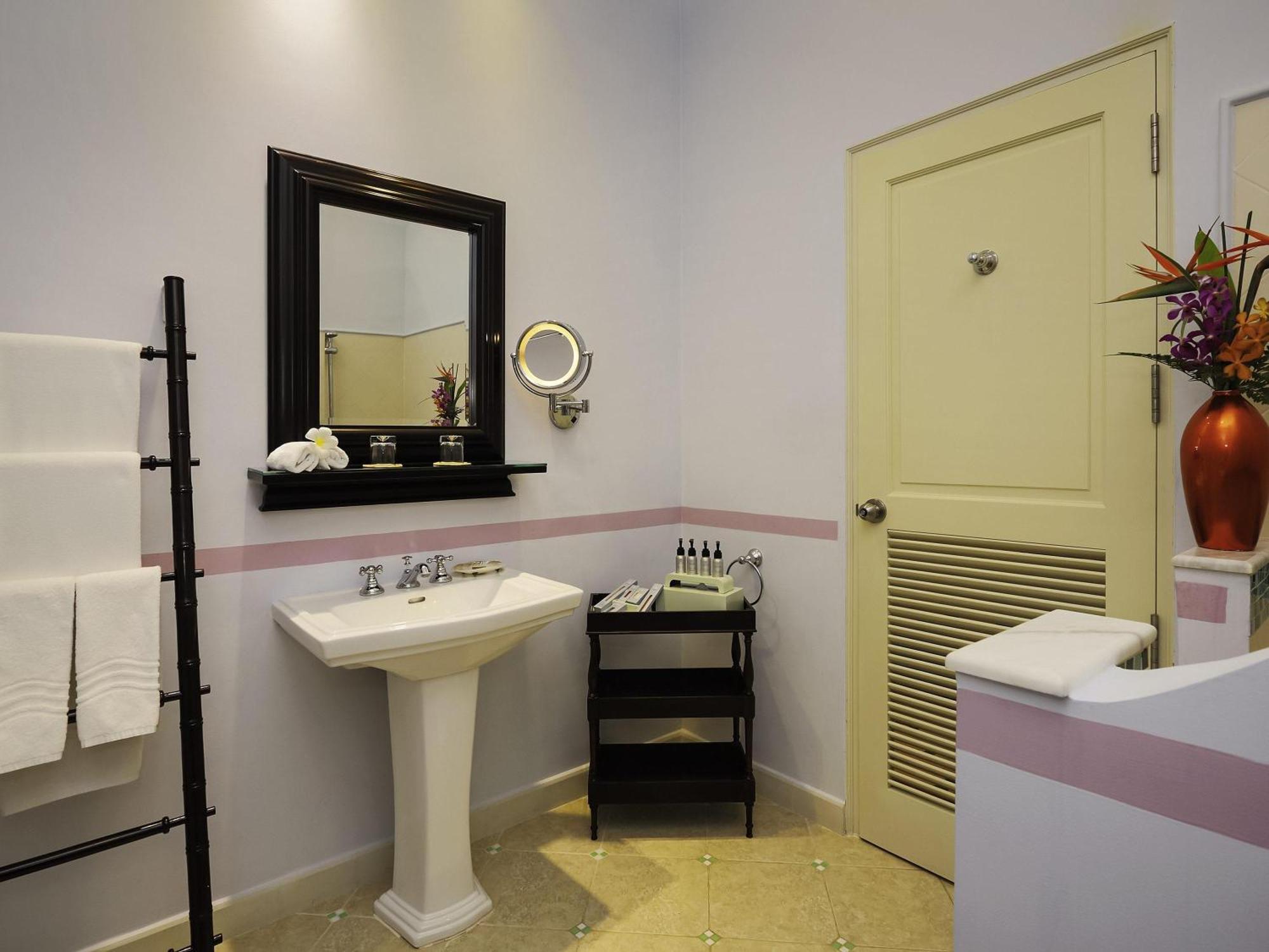 Premier Deluxe Double or Twin Room Garden View